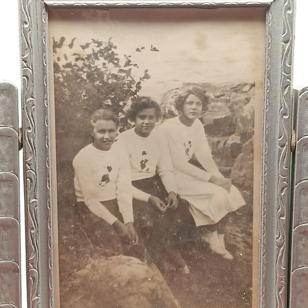 Vintage Silver Swing Frame Sepia Photograph Of Three Girls Outdoor Portrait - Picture 2 of 3